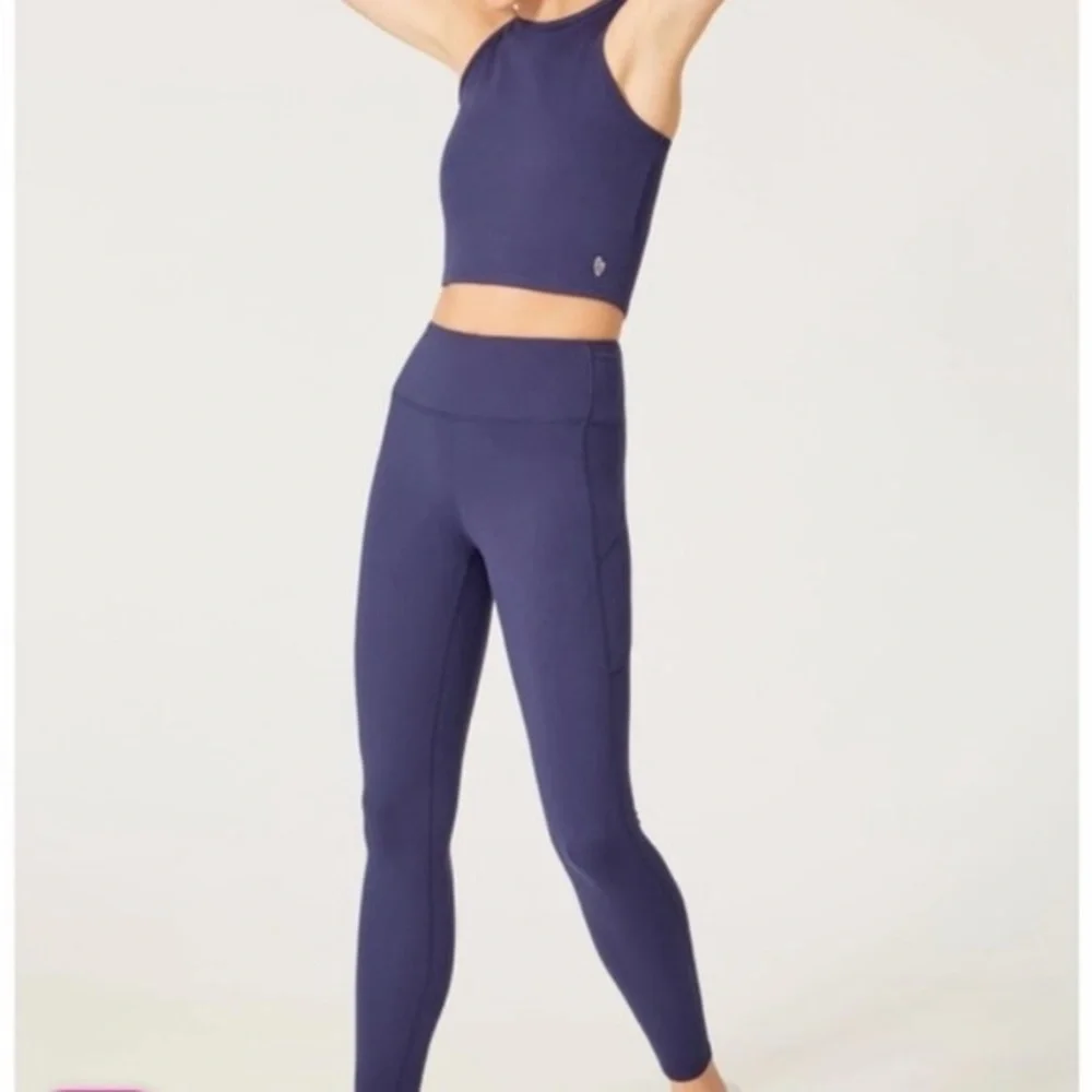Ellie athletic navy